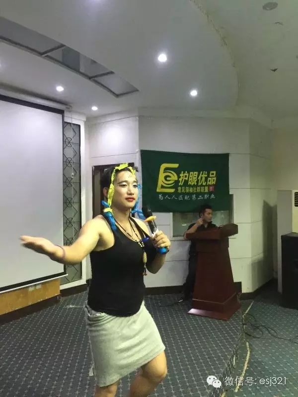 女扮男裝，不像？No、no、no我們很霸氣！