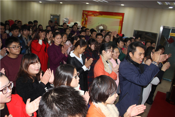 易視界實(shí)業(yè)10月嘉獎會暨11月啟動大會圓滿結(jié)束
