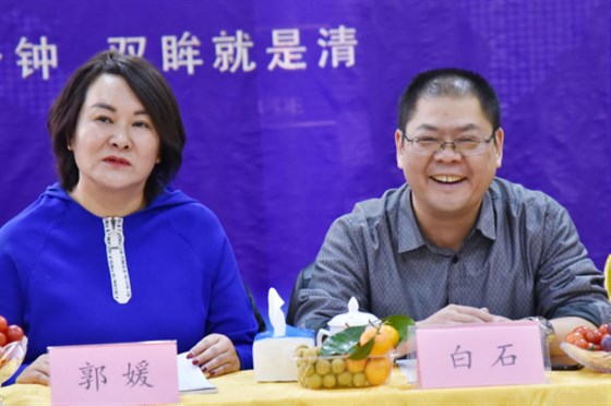 河南經貿院校知名蒞臨鄭州易視界實業(yè)參觀指導 圖三