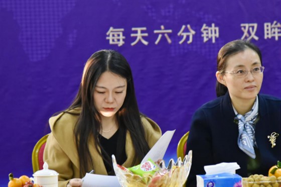 河南經貿院校知名蒞臨鄭州易視界實業(yè)參觀指導 圖四