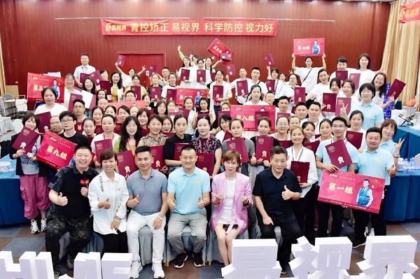 2024年鄭州站易視界店長(zhǎng)鐵軍圓滿收官